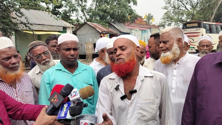 স্বামীকে মামলার আসামি করায়