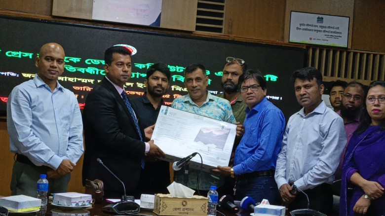 সাংবাদিকের কাজ সমাজের প্রকৃত চিত্র তুলে ধরা