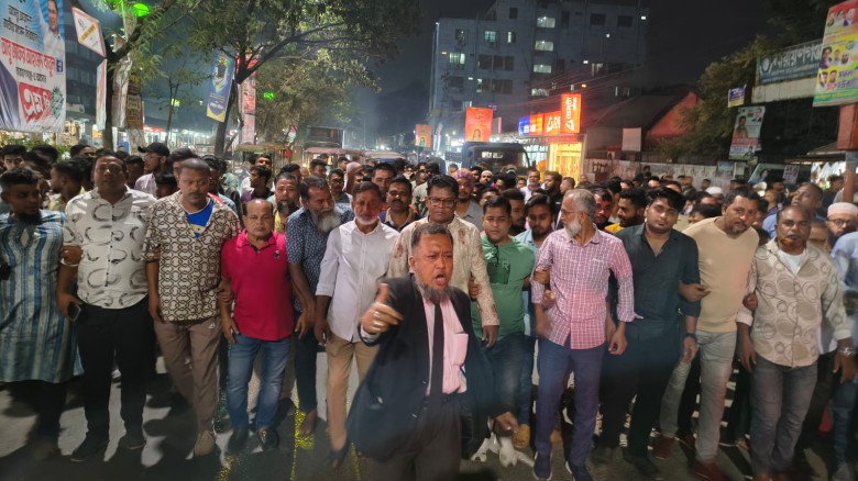 কোথাও ছাত্রলীগ,যুবলীগ, আওয়ামী লীগ খুঁজে