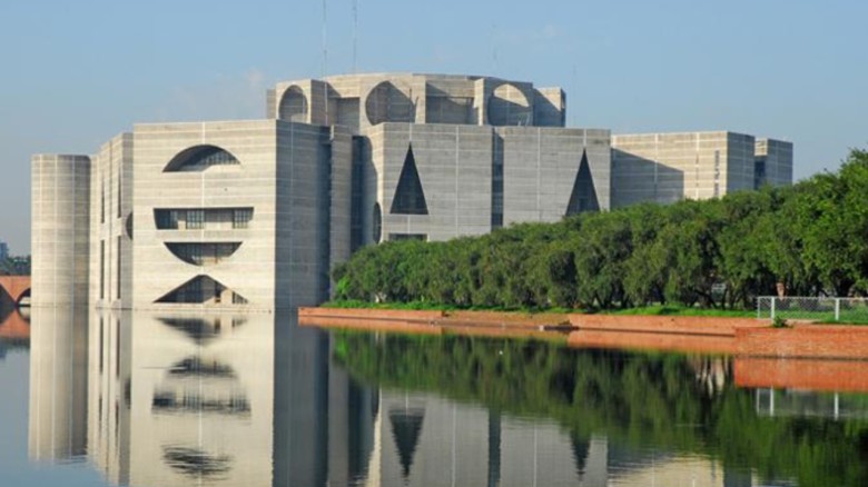নতুন সরকারের শপথ : অন্তত ১২ দেশের নেতা আ
