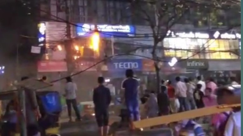 নারায়ণগঞ্জে আগুন লেগে ট্রান্সফর্মারে, বড়