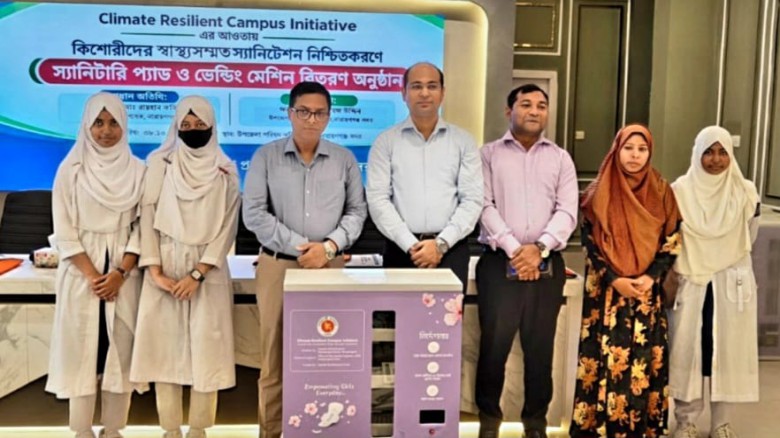 কিশোরীদের স্বাস্থ্য সচেতনতায় নারায়ণগঞ্জ 
