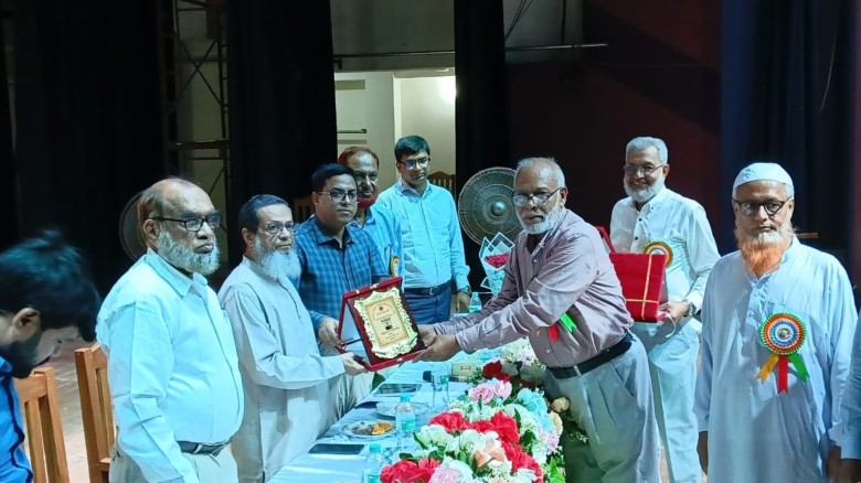 নারায়ণগঞ্জে অবসরপ্রাপ্ত সরকারি কর্মচারী 